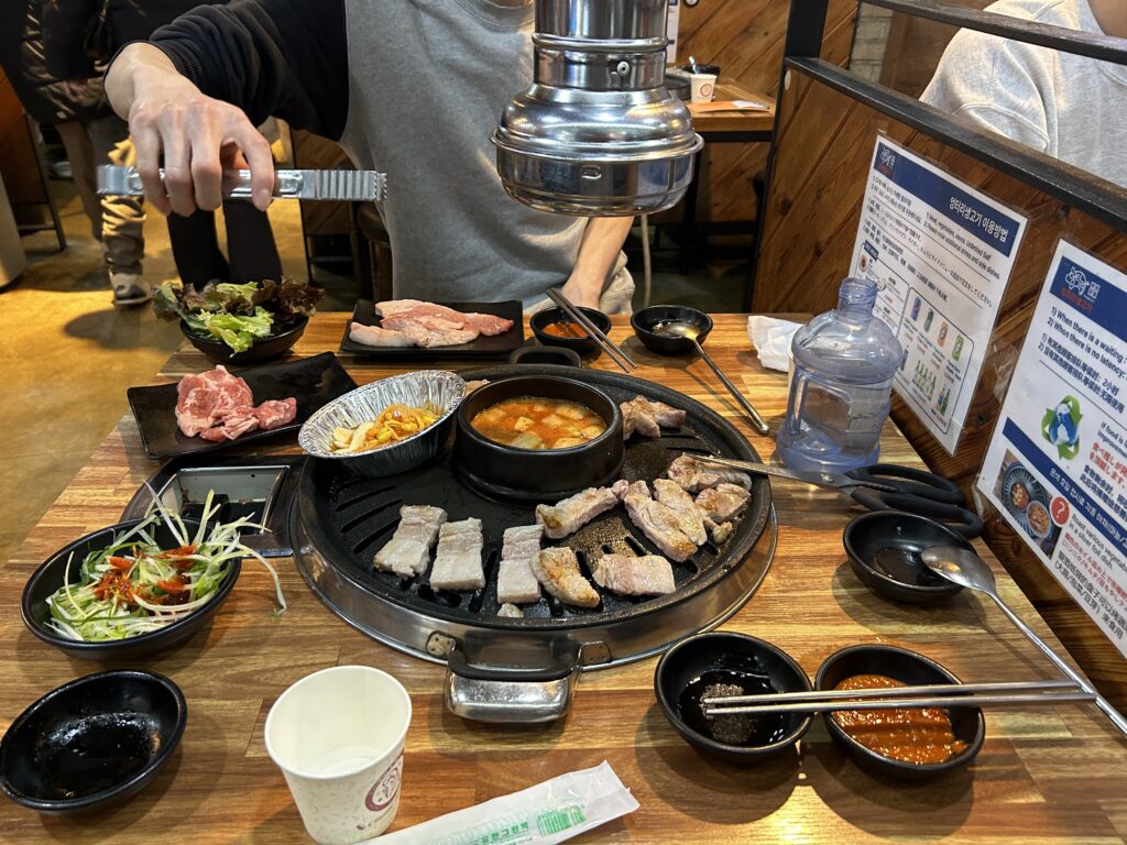 韓国で食べたサムギョプサル